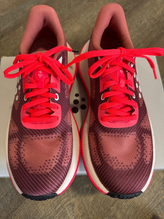 Craft Shoes - Craft Women's Sneakers in Burgundy and Hot Pink with shoe box.